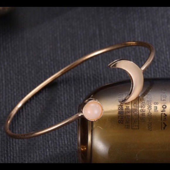 !🌟ONLY 1 LEFT🌟!💛Gold Moon Galaxy Bangle💛 - Picture 2 of 3